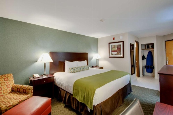 Best Western Plus The Inn At Hampton image 10