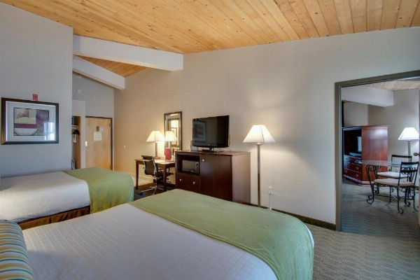 Best Western Plus The Inn At Hampton image 23